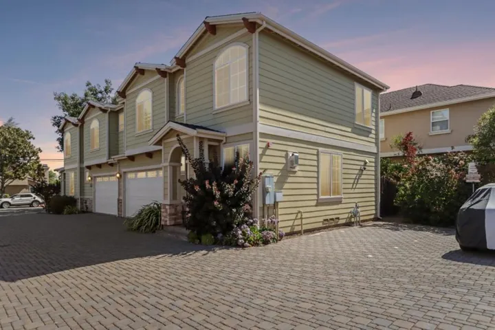 182 Redding Road, Campbell, California 95008