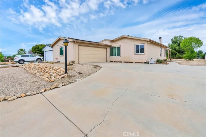 24800 Cornstalk Road, Wildomar, California 92595