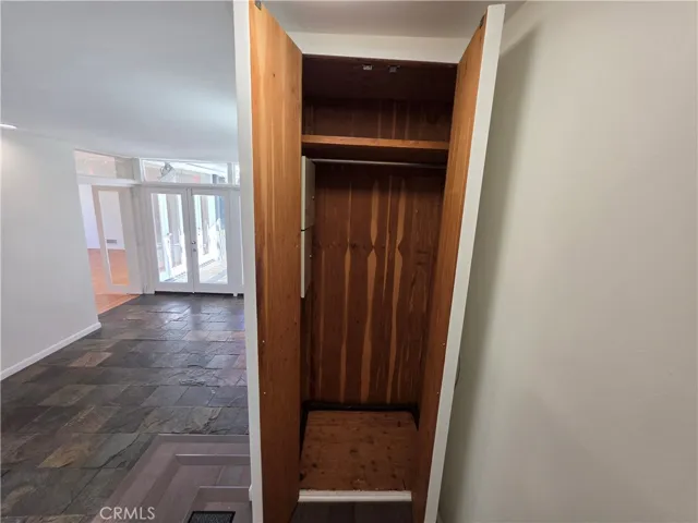 310 S Thurston, Los Angeles, California 90049