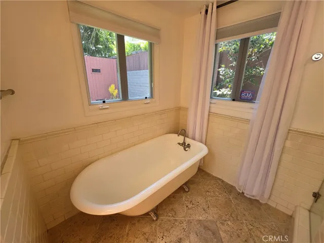 310 S Thurston, Los Angeles, California 90049
