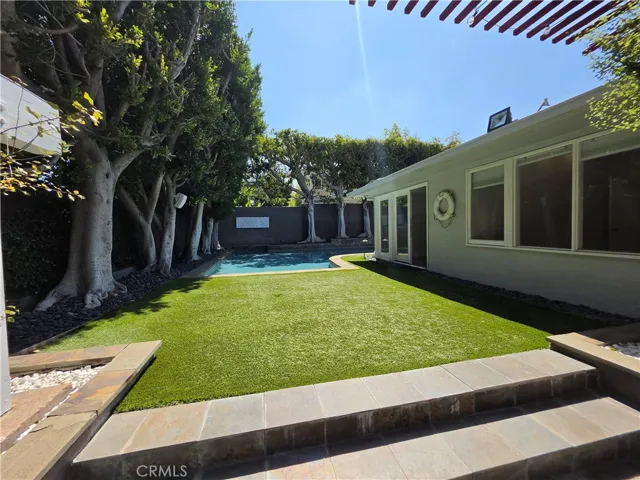 310 S Thurston, Los Angeles, California 90049