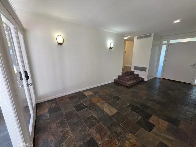 310 S Thurston, Los Angeles, California 90049
