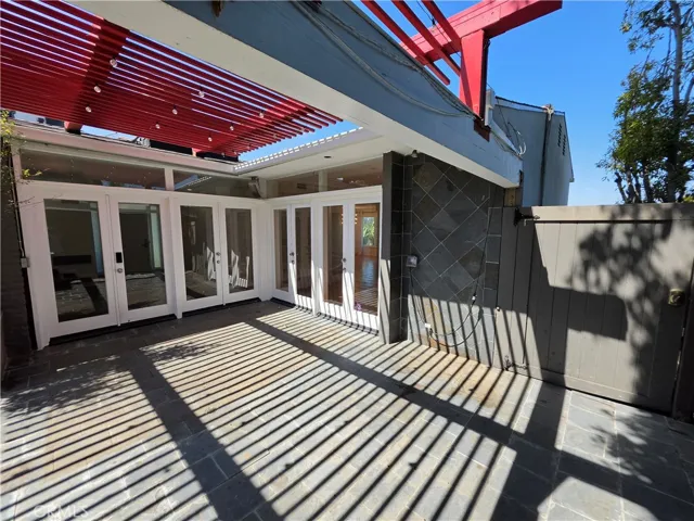 310 S Thurston, Los Angeles, California 90049