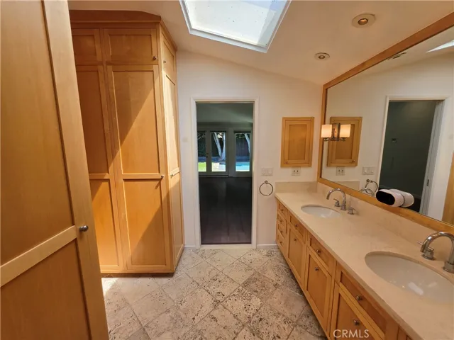310 S Thurston, Los Angeles, California 90049