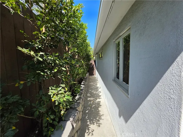 310 S Thurston, Los Angeles, California 90049