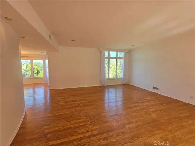 310 S Thurston, Los Angeles, California 90049