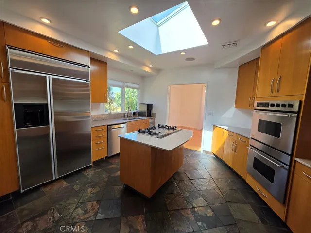 310 S Thurston, Los Angeles, California 90049