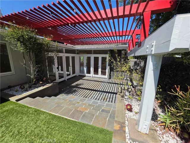 310 S Thurston, Los Angeles, California 90049