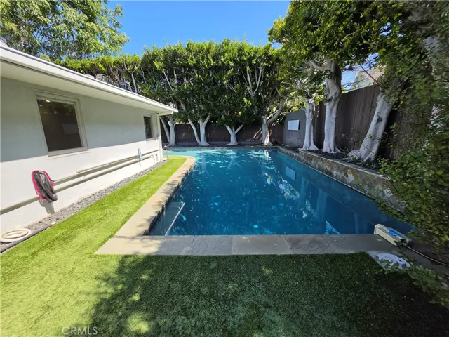 310 S Thurston, Los Angeles, California 90049