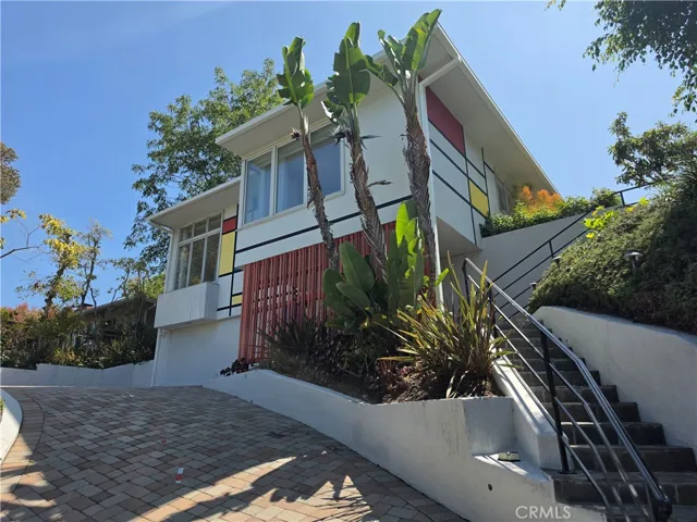 310 S Thurston, Los Angeles, California 90049