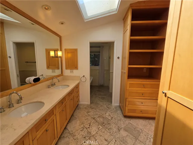 310 S Thurston, Los Angeles, California 90049