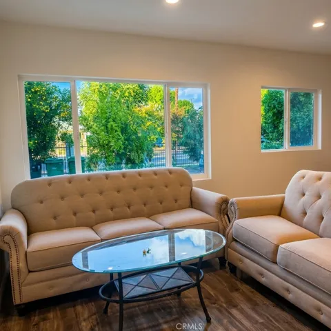 22522 Clarendon, Los Angeles, California 91367