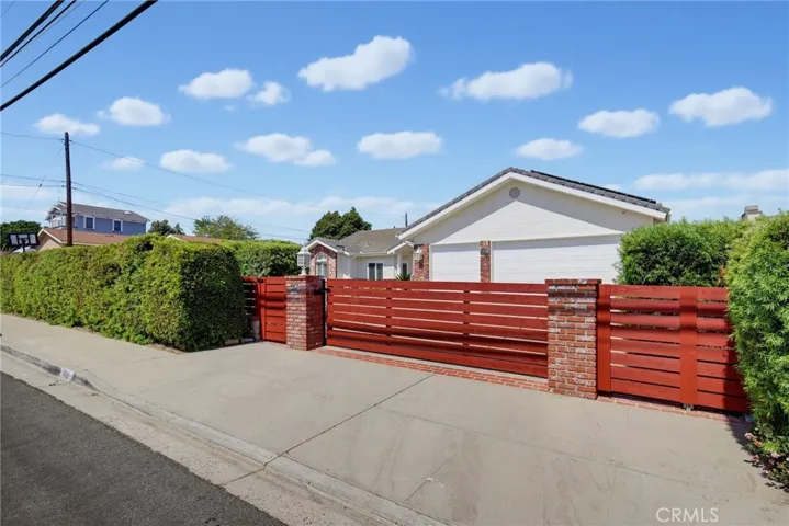 180 Mission Drive, Camarillo, California 93010