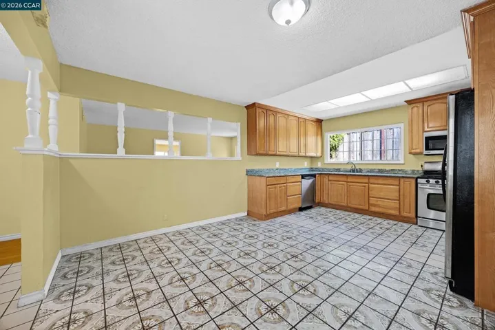 972 Tara Hills Dr, Pinole, California 94564