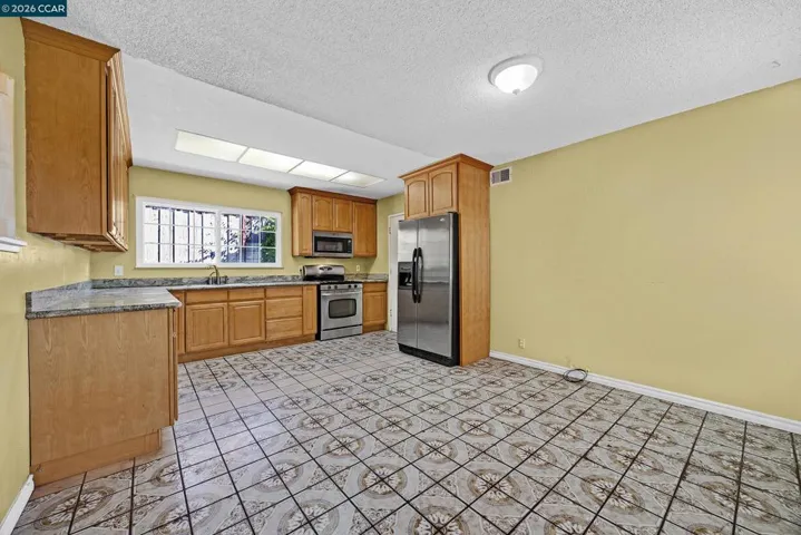 972 Tara Hills Dr, Pinole, California 94564