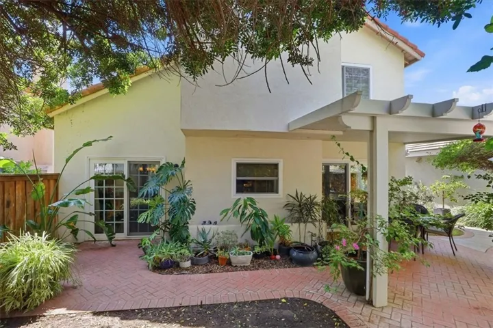 6717 Hunt Court, Riverside, California 92506