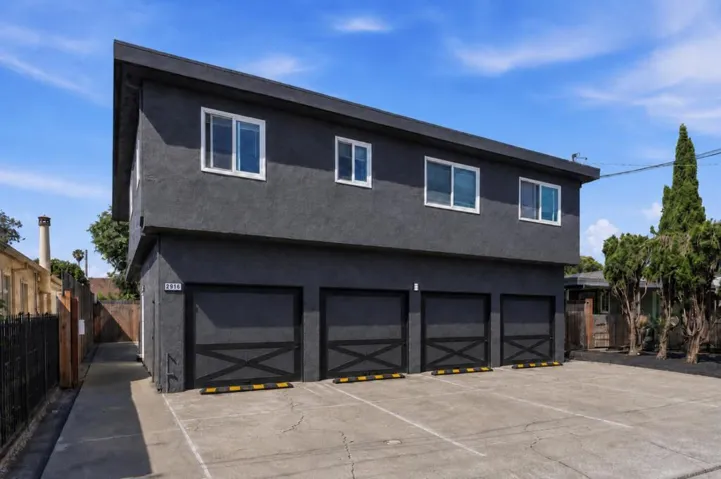 2916 Curtis Avenue, Redwood City, California 94063