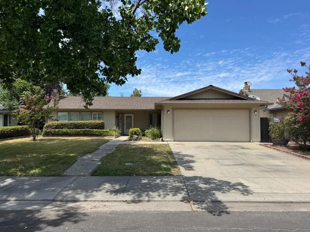 3437 Estate Dr