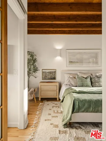 913 Amoroso Place, Los Angeles, California 90291