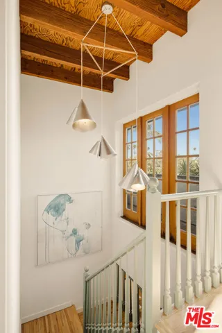 913 Amoroso Place, Los Angeles, California 90291