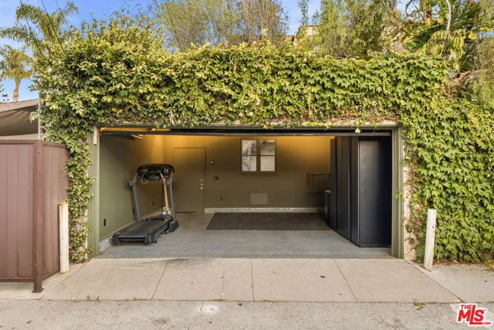 913 Amoroso Place, Los Angeles, California 90291