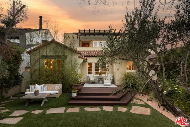 913 Amoroso Place, Los Angeles, California 90291