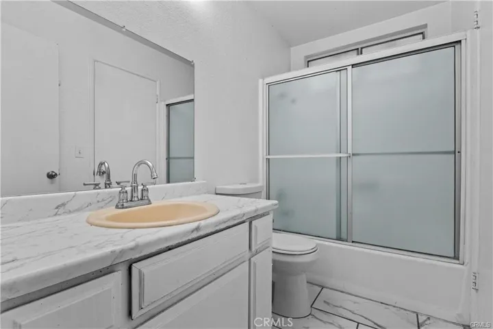 8405 Buckthorn Ave, Hesperia, California 92345