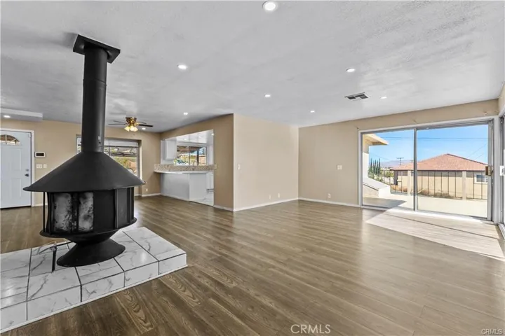 8405 Buckthorn Ave, Hesperia, California 92345