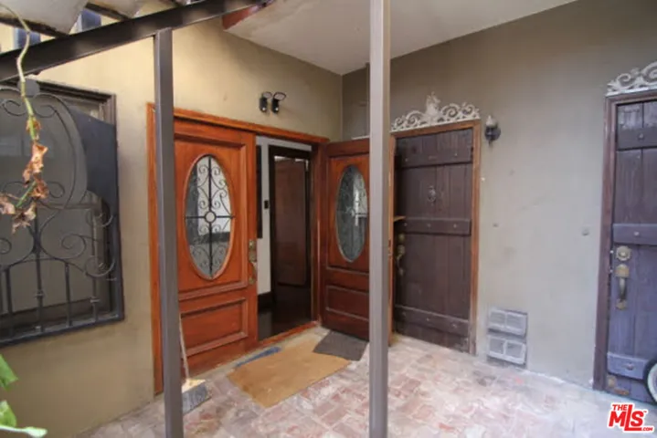 156 N Kenmore Avenue 2, Los Angeles, California 90004