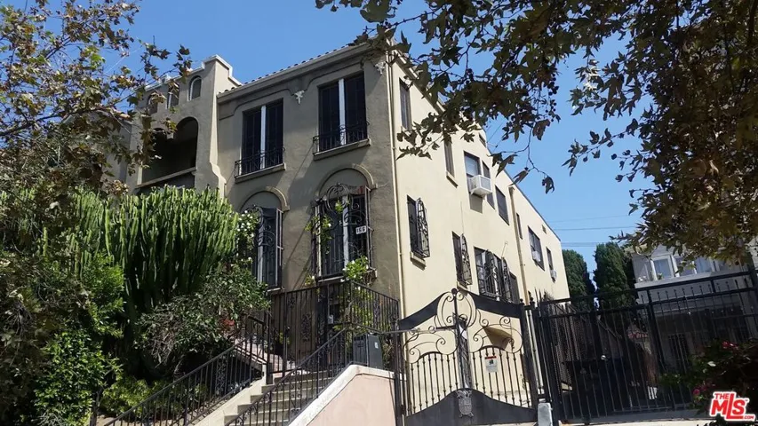156 N Kenmore Avenue 2, Los Angeles, California 90004