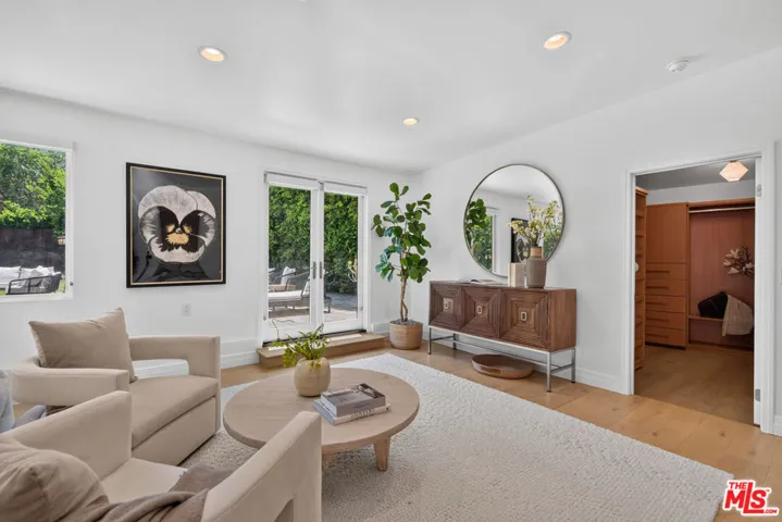 14348 Roblar Place, Sherman Oaks, California 91423