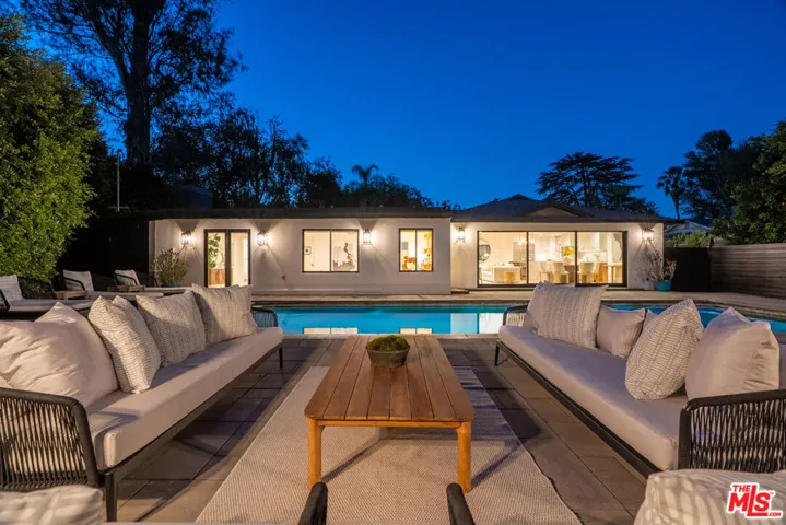 14348 Roblar Place, Sherman Oaks, California 91423