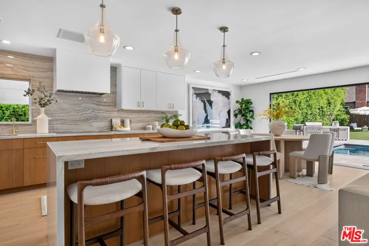 14348 Roblar Place, Sherman Oaks, California 91423