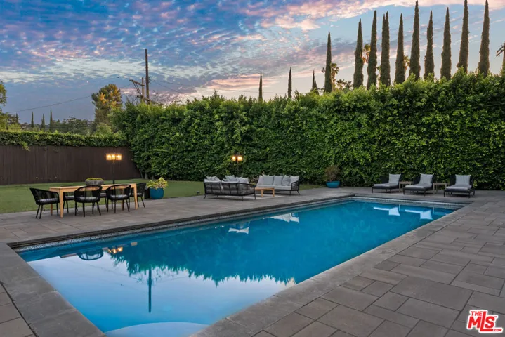 14348 Roblar Place, Sherman Oaks, California 91423