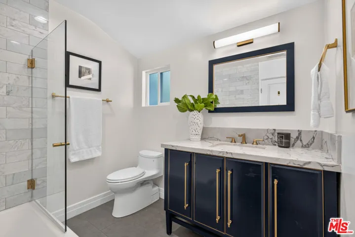 14348 Roblar Place, Sherman Oaks, California 91423
