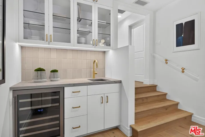 14348 Roblar Place, Sherman Oaks, California 91423