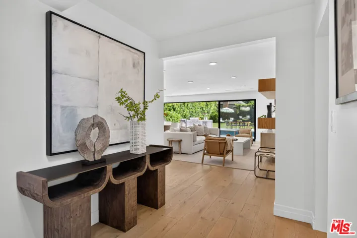 14348 Roblar Place, Sherman Oaks, California 91423