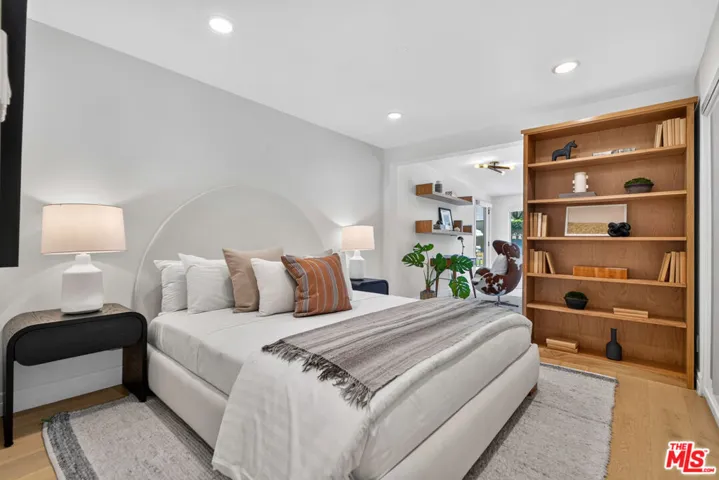 14348 Roblar Place, Sherman Oaks, California 91423
