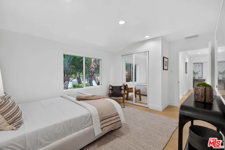 14348 Roblar Place, Sherman Oaks, California 91423