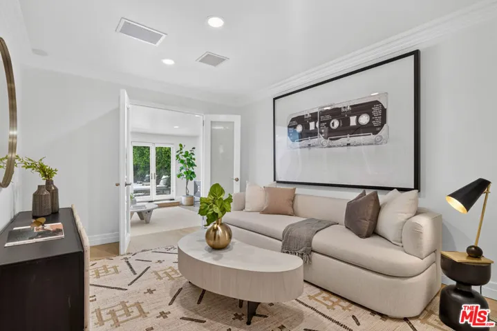 14348 Roblar Place, Sherman Oaks, California 91423