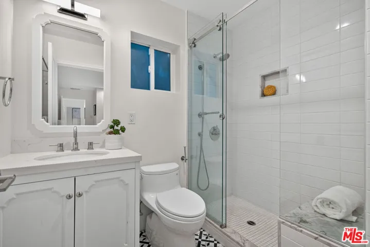 14348 Roblar Place, Sherman Oaks, California 91423