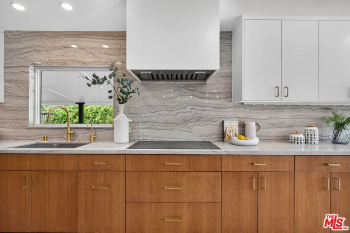 14348 Roblar Place, Sherman Oaks, California 91423