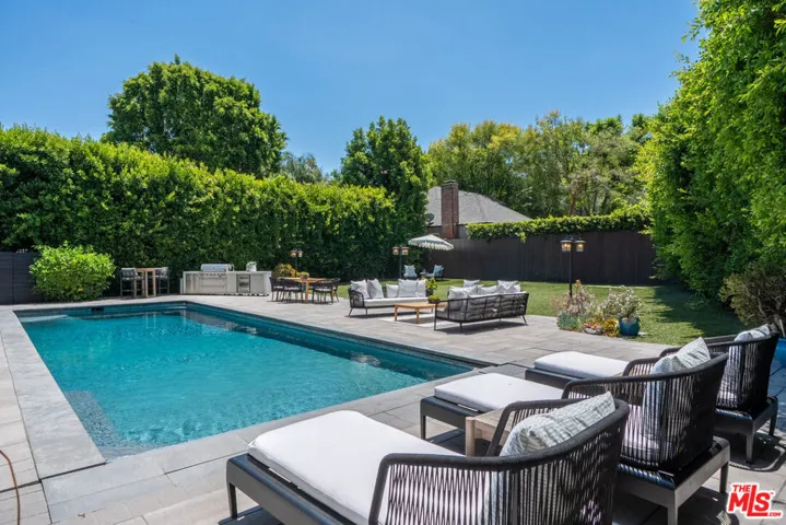 14348 Roblar Place, Sherman Oaks, California 91423