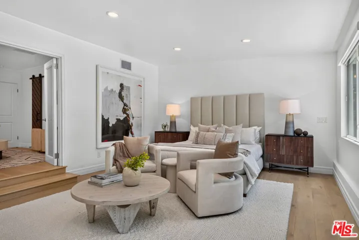 14348 Roblar Place, Sherman Oaks, California 91423