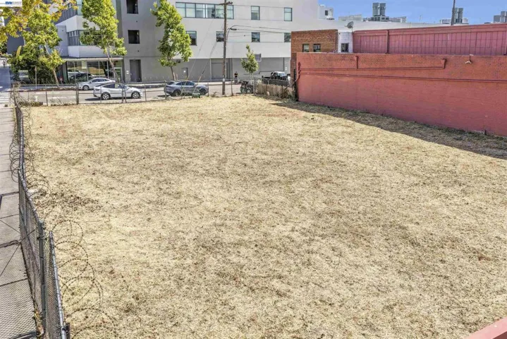 3020 San Pablo Ave, Berkeley, California 94702