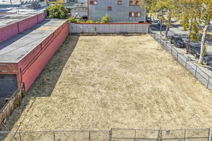 3020 San Pablo Ave, Berkeley, California 94702