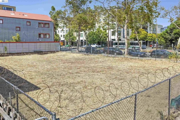 3020 San Pablo Ave, Berkeley, California 94702