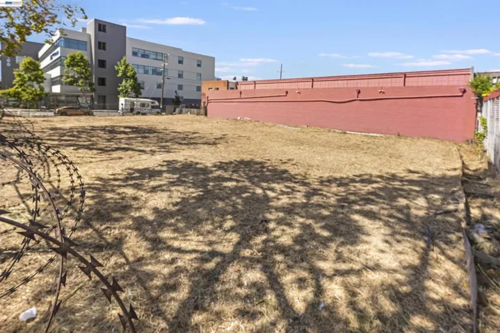 3020 San Pablo Ave, Berkeley, California 94702