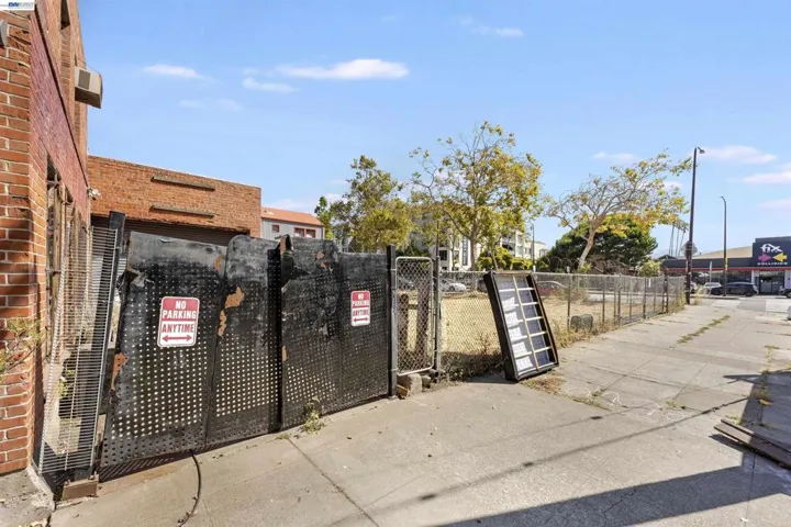 3020 San Pablo Ave, Berkeley, California 94702