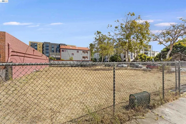 3020 San Pablo Ave, Berkeley, California 94702